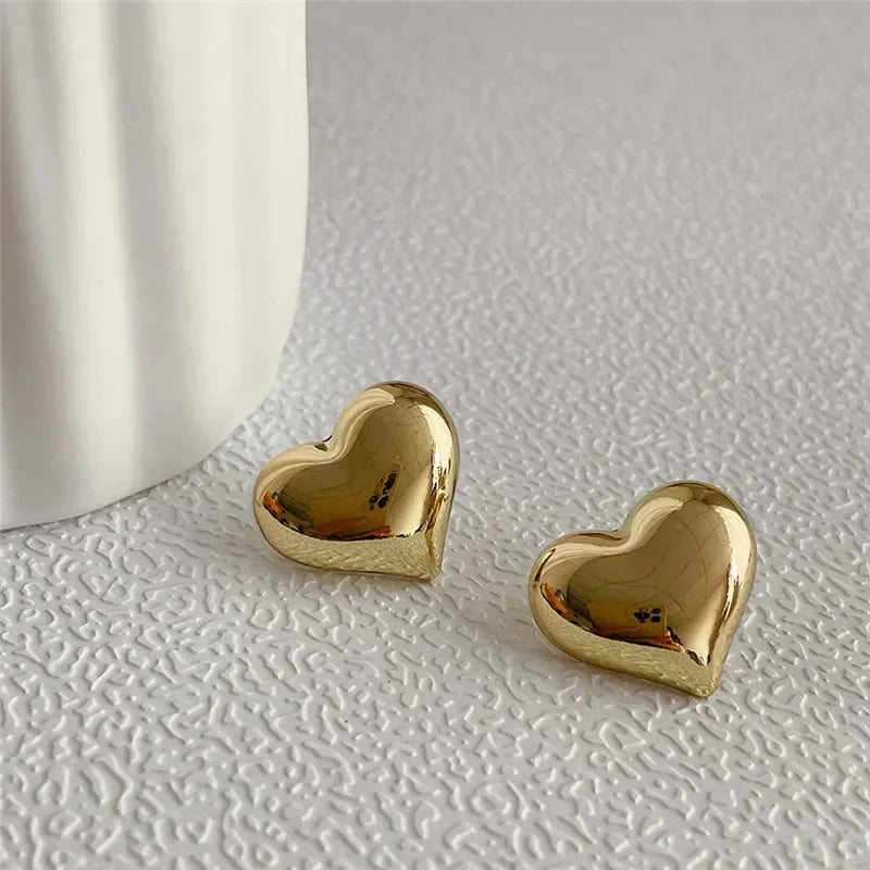 LATS 2024 New Silver Color Smooth Surface Love Heart Shaped Stud Earrings Women Minimalist Fashion Girl Wedding Bridal Jewelry