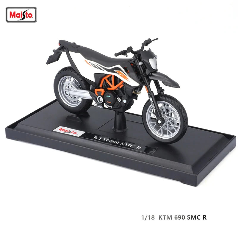 Maisto 1:18 YAMAHA MT-07 2018 KTM RC 390 YZF-R1 Naked V4 S Road Star 2021 motorcycle motorcycle Model collection gift toy