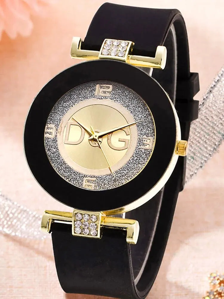 5pcs Fashionable and Trendy Diamond Inlaid WOMEN'S Quartz Wristwatch with Bracelet Set