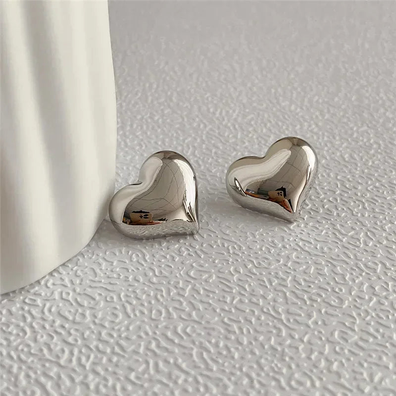 LATS 2024 New Silver Color Smooth Surface Love Heart Shaped Stud Earrings Women Minimalist Fashion Girl Wedding Bridal Jewelry